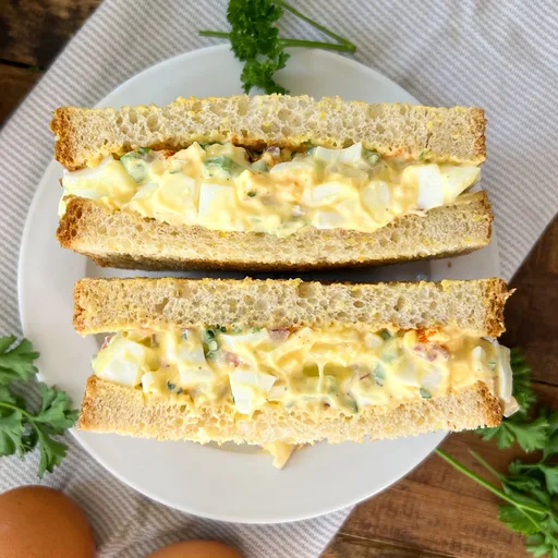 Sándwich de ensalada de huevo mejor que el de la carnicería
