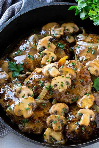 Bistec Salisbury con salsa de champiñones