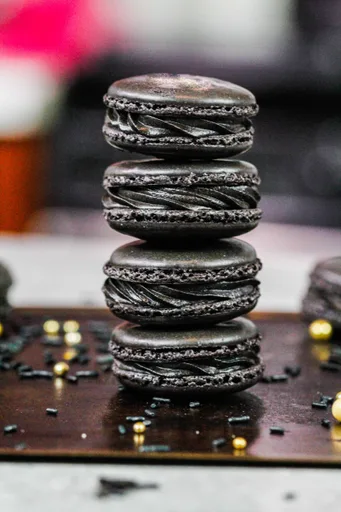 Black Macarons