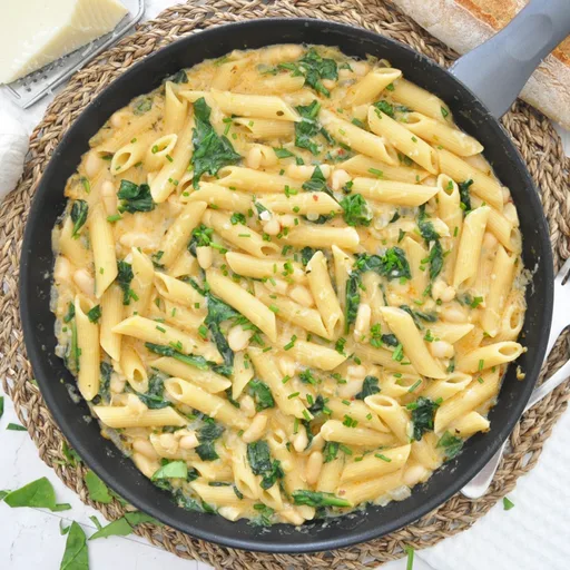 CREAMY Spinach and Bean Pasta