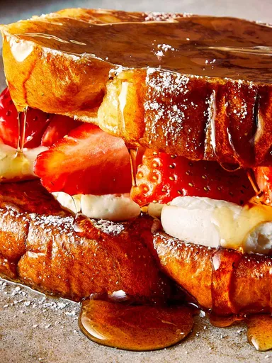 Strawberries and Cream Stuffed French Toast (Cheesecake Filling!)
