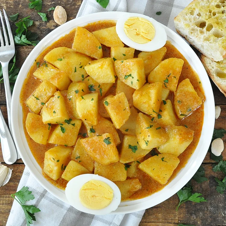 Spanish Potatoes in Paprika Sauce | Papas en Colorao