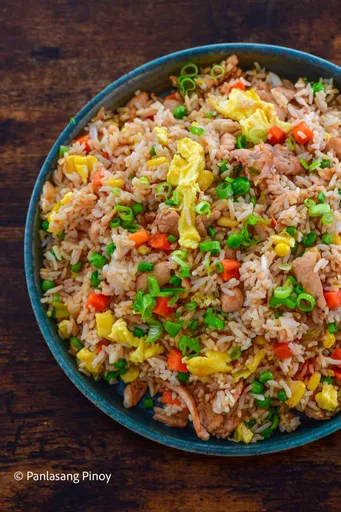 Arroz frito con pollo