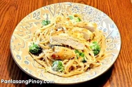 Pasta Alfredo con pollo
