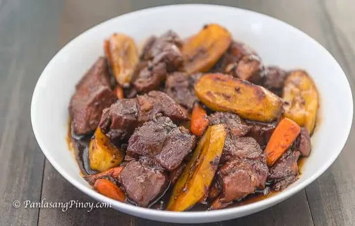 Estofado de cerdo filipino