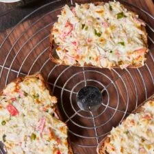 The Ultimate Umami Crunch: Creamy Garlic & Herb Crab Toast