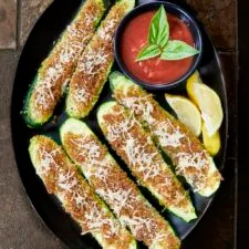 Tiras de calabacín con parmesano fáciles al horno o freidora de aire