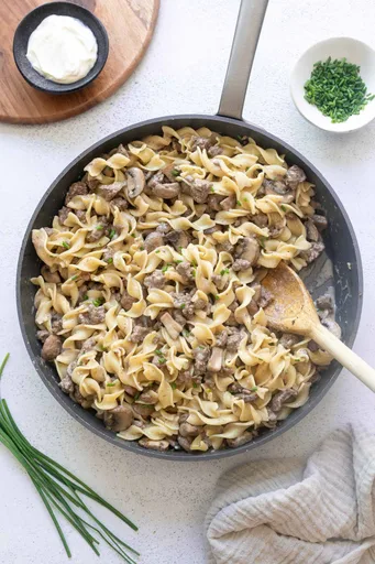 One Pot Ground Beef Stroganoff