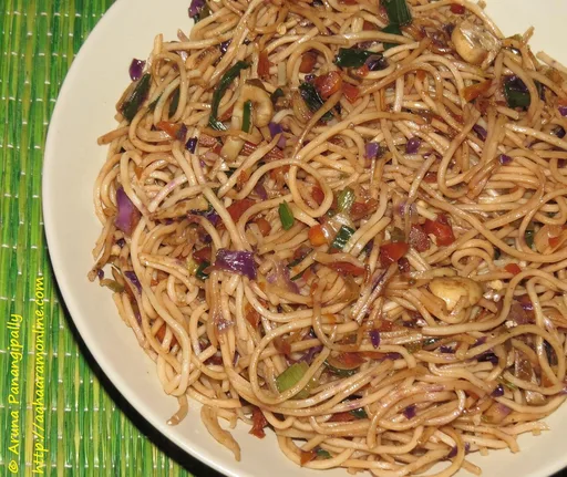 Fideos Hakka vegetarianos, un favorito indochino