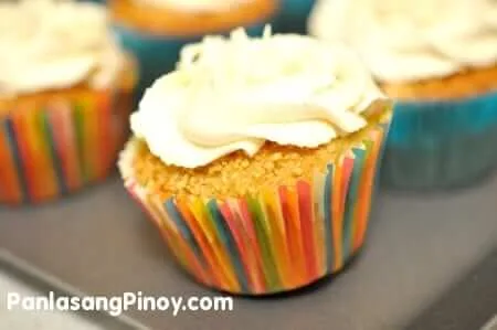 Lemon Cupcake with Cream Cheese Frosting