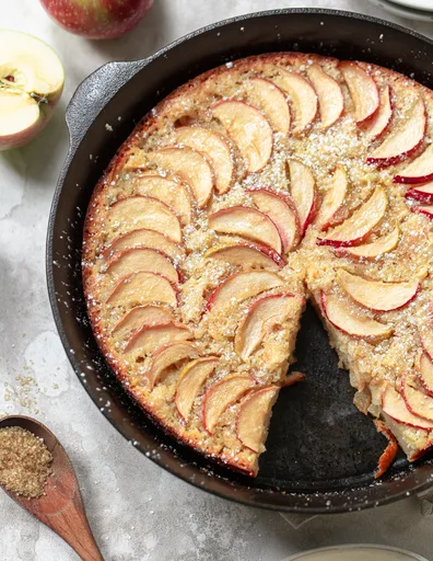 Honeycrisp Apple Skillet Cake