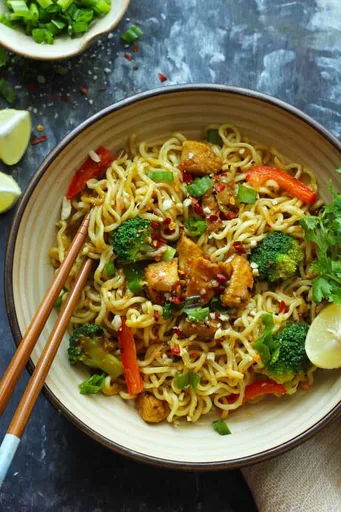 20 Minute Maggi Noodles Stir Fry