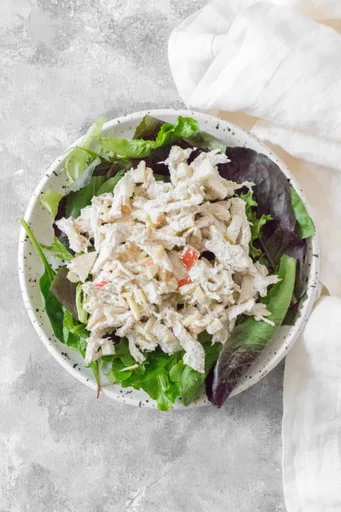 Ensalada de pollo saludable
