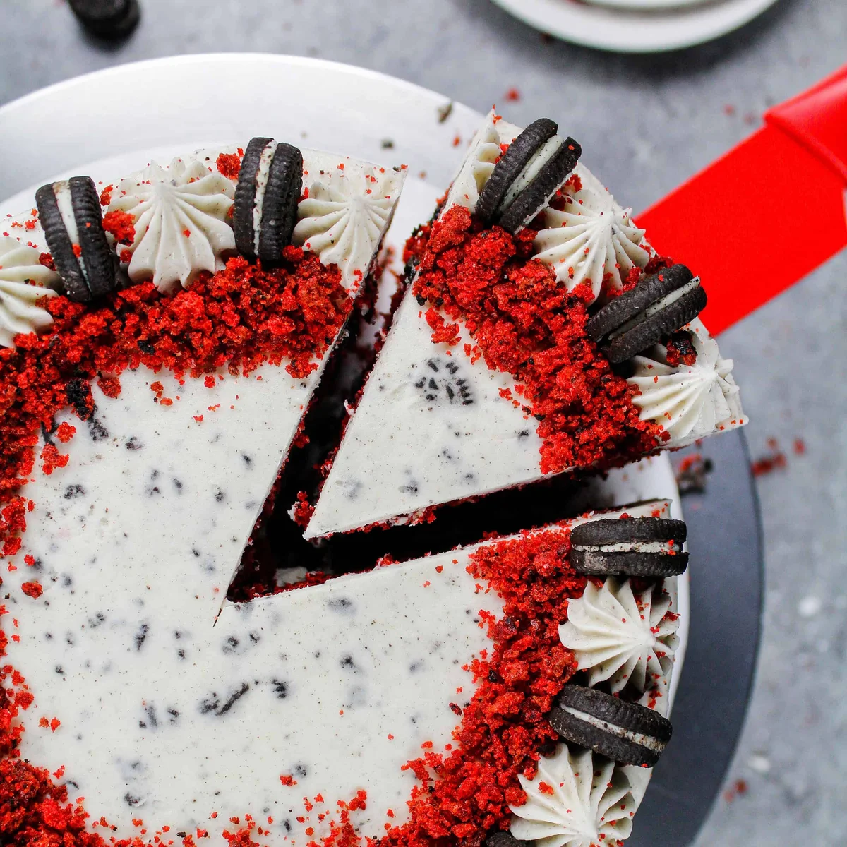 Red Velvet Oreo Cake