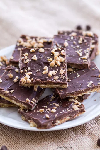{5-ingredient} Cracker Toffee