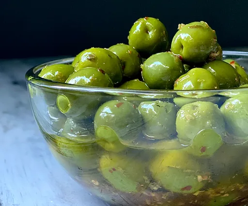 Aceitunas marinadas en cítricos