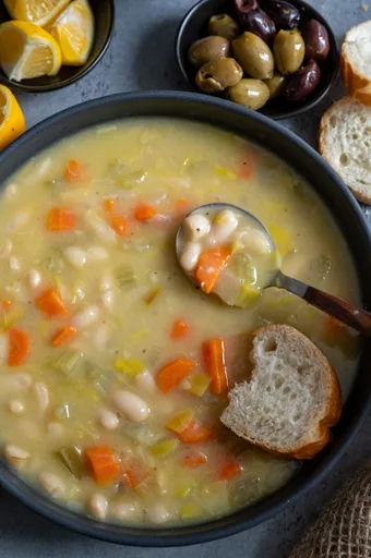 Fasolatha, Greek white bean soup