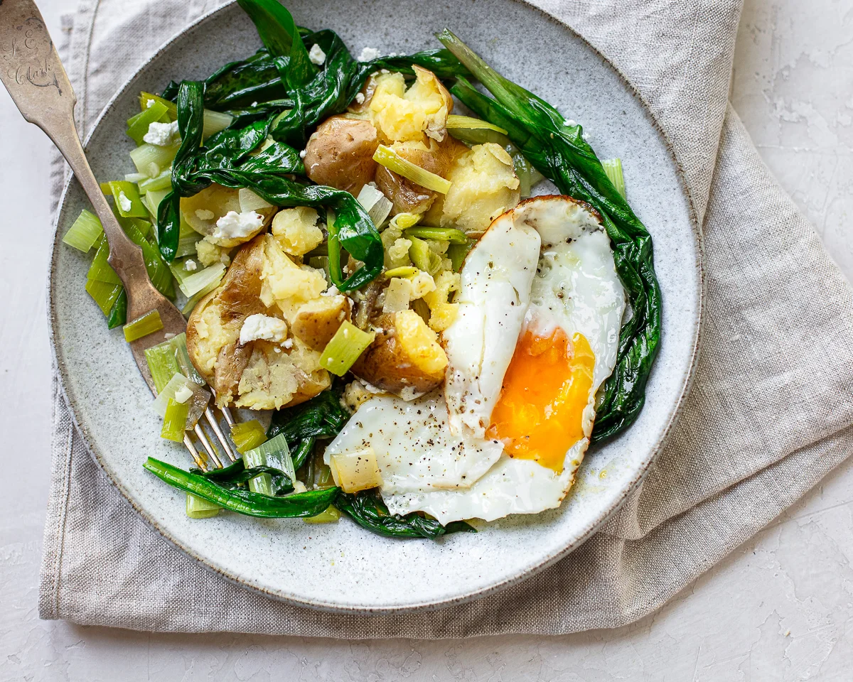 Ramp Leaves with Potatoes and Fried Egg