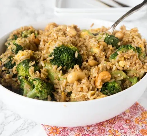 Arroz Frito con Verduras y Anacardos