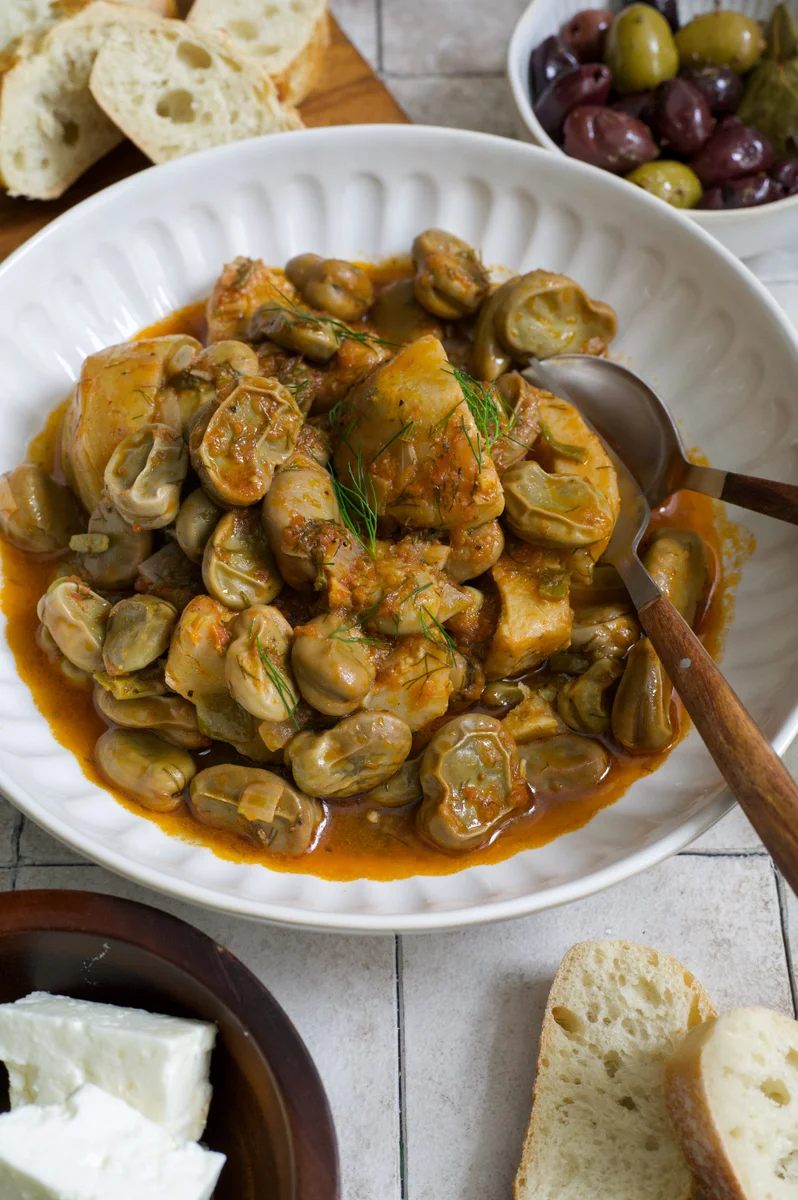Greek artichokes with fava beans (Aginares me koukia)