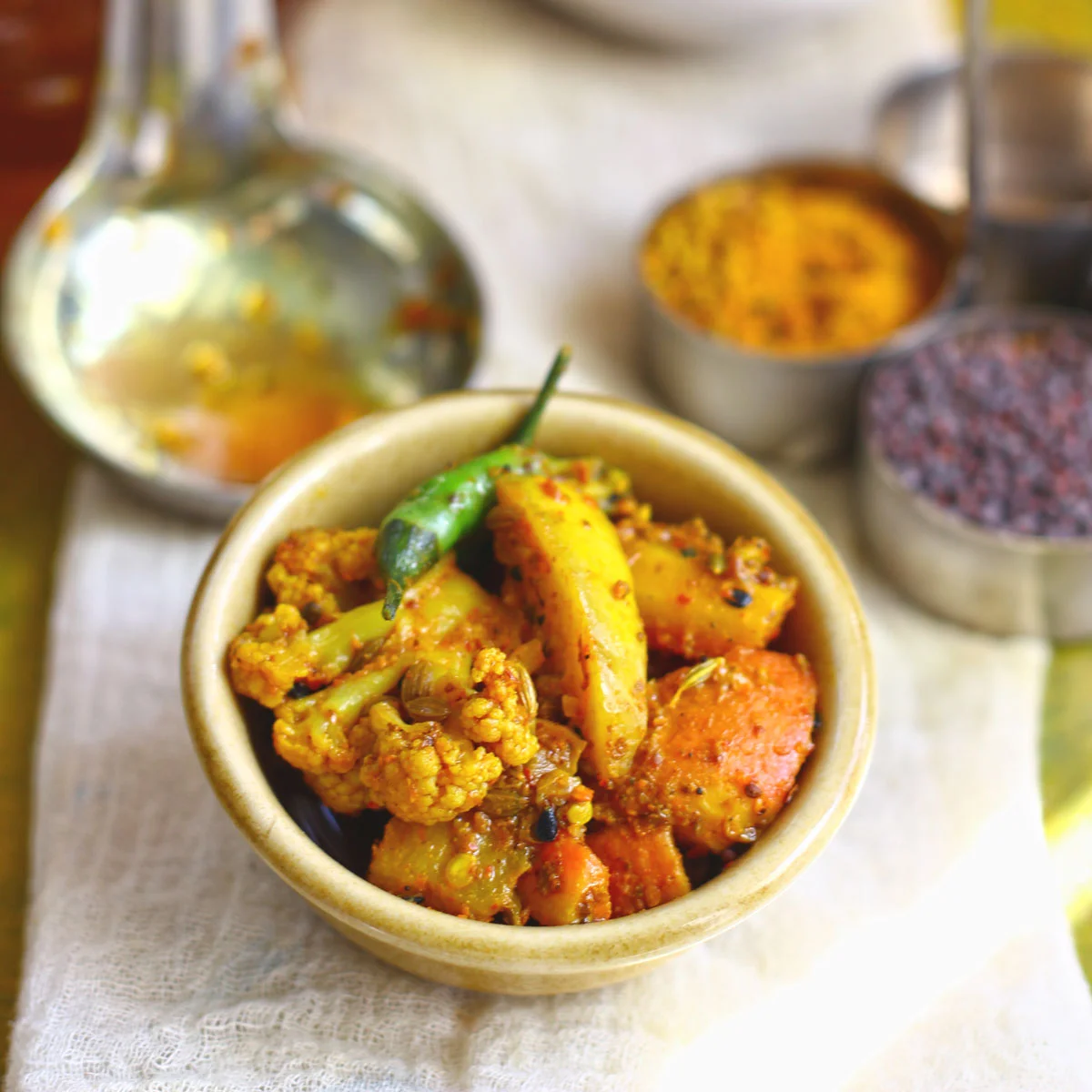 Gobhi Gajar Ka Achar Recipe