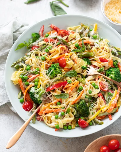 Pasta primavera cremosa