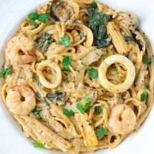 Pasta cremosa con tom yum