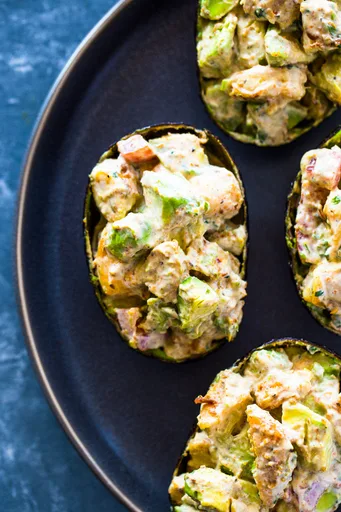 Aguacate Relleno de Gambas Cremosas