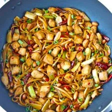 Linguini con Pollo Kung Pao