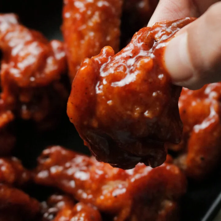 Barbecue sauce chicken wings
