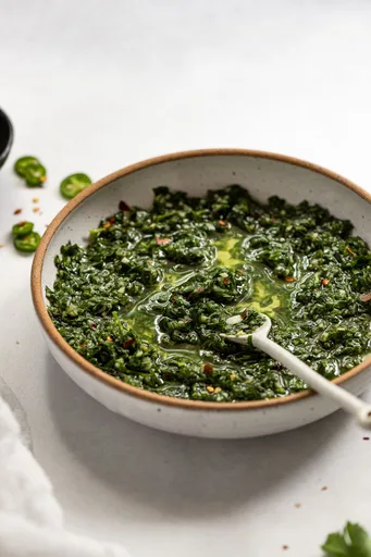 Bright and Punchy Parsley Chimichurri