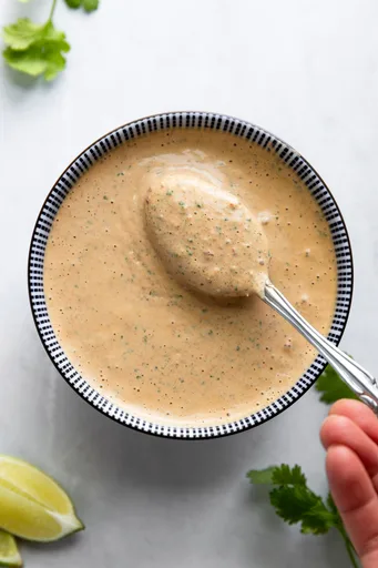 Salsa cremosa de chipotle suroeste en 5 minutos