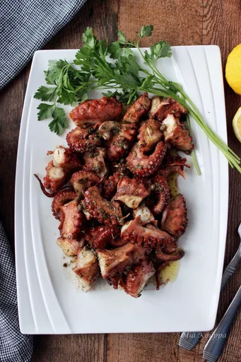 Pulpo a la parrilla estilo griego