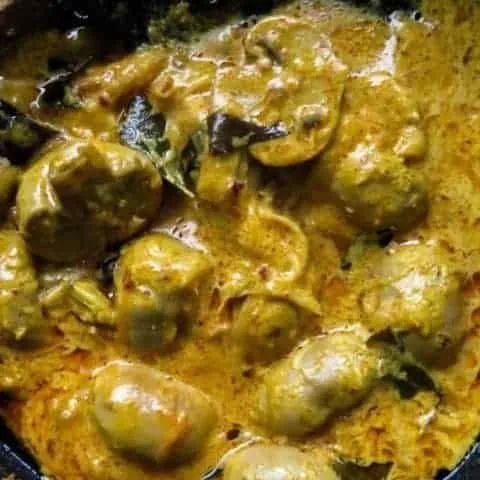EASY CANNED BUTTON MUSHROOM CURRY WITH GRAVY.