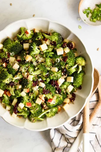 Ensalada de Brócoli Fácil (sin beicon ni mayonesa)