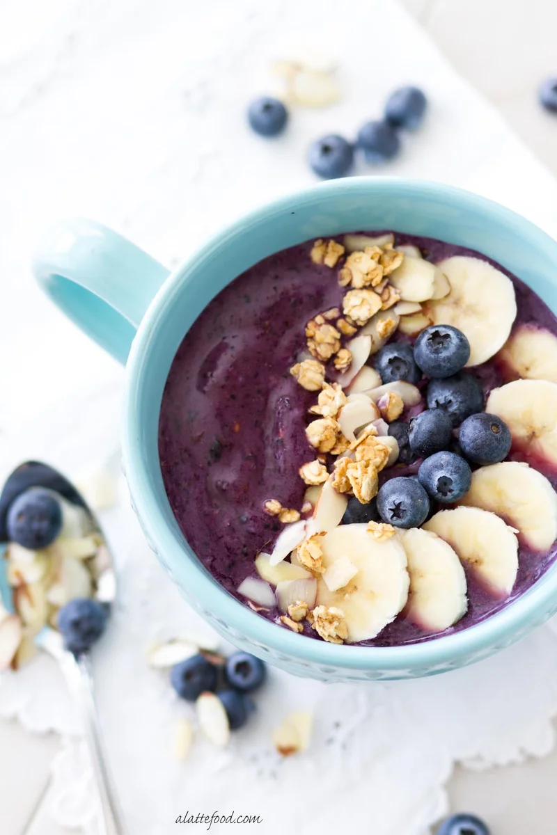 Berry-Licious Smoothie Bowl