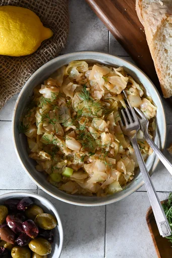 Lahanorizo, receta griega de col y arroz