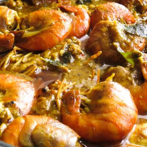 Sri Lankan jaffna curry powder prawn curry.
