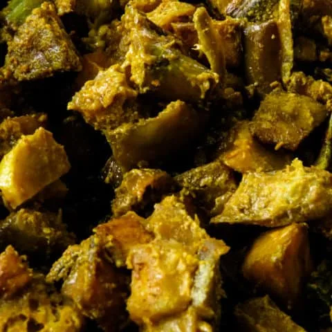 SRI LANKAN KALIYA CURRY(ash plantain-brinjal curry).