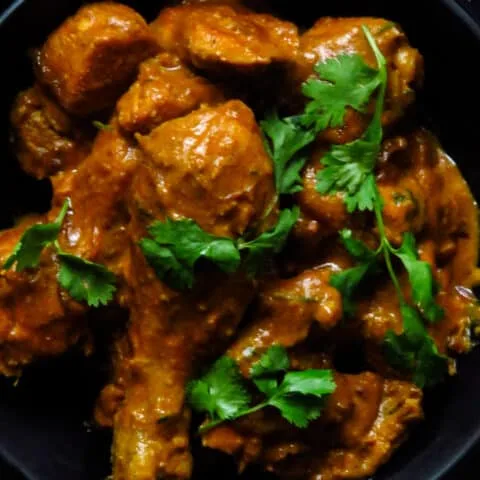 Pollo Mughlai (curry de pollo korma del norte de la India)