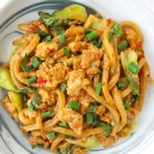 Fideos picantes con mantequilla de cacahuete