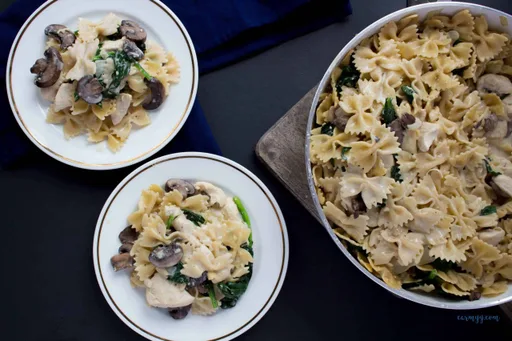 One Pot Creamy Mushroom Chicken Spinach Pasta