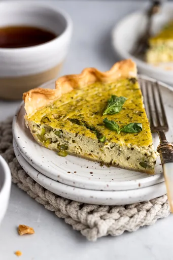 Quiche de pesto con ricotta y espárragos