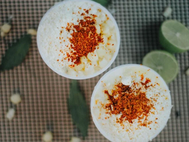 Cómo hacer esquites con tuétano: el secreto está en cocinar en el horno el tuétano para que quede más sabroso