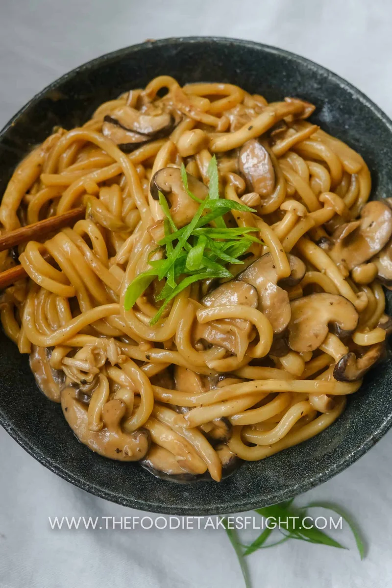 Creamy Mushroom Udon (Vegan)