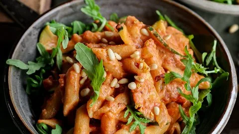 Pasta rosé cremosa en una sola olla