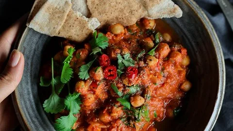 Estofado de tomate y garbanzos en una sola olla