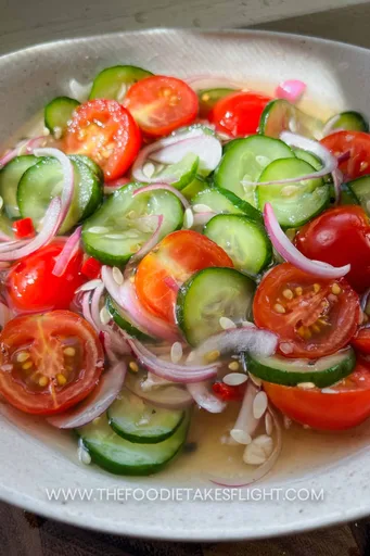 Ensalada filipina de pepino y tomate (Ensaladang Pipino at Kamatis)