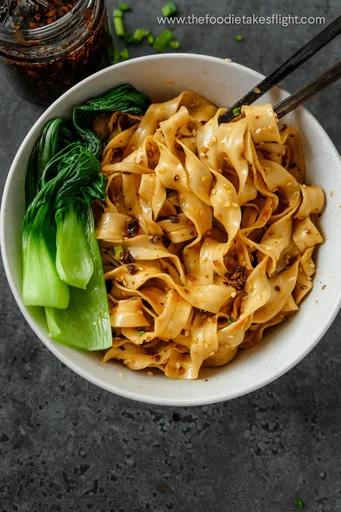 Fideos fáciles con aceite de ajo y chile