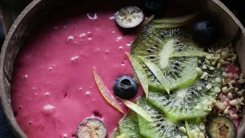 Raspberry Lemonade Smoothie Bowl